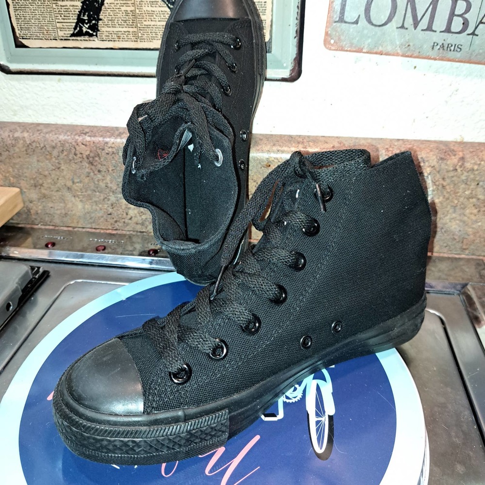 All Black ladies High-Tops Sz US 5.5 / EU 36